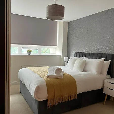Modern Comfort Flat Town Centre Up To 8 People Stevenage Exterior photo