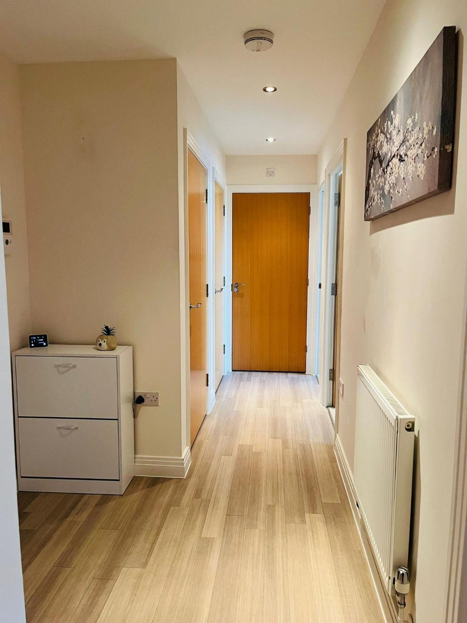 Modern Comfort Flat Town Centre Up To 8 People *