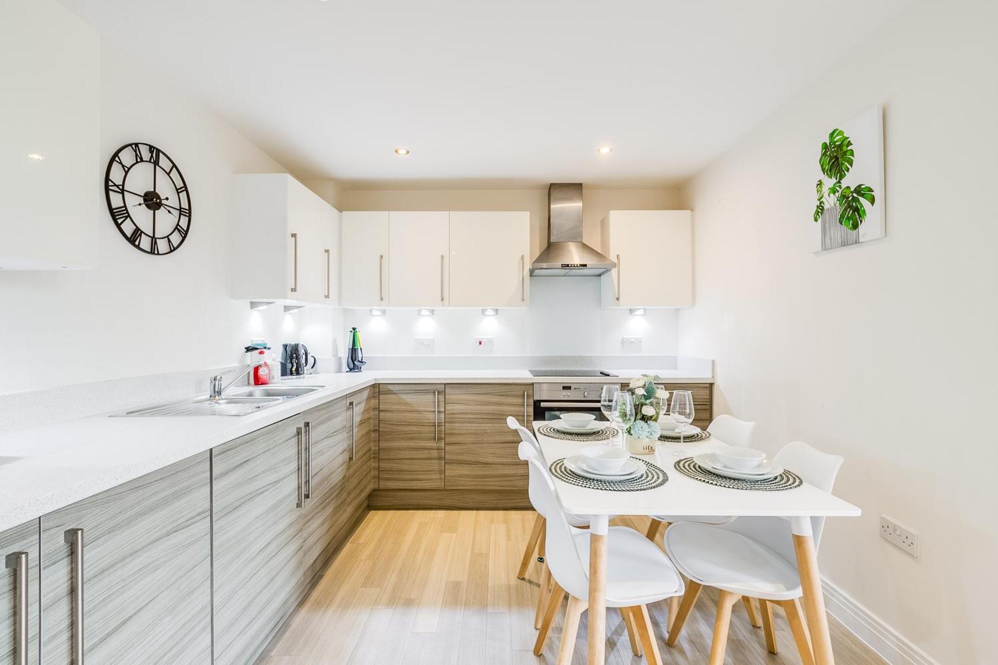 Modern Comfort Flat Town Centre Up To 8 People