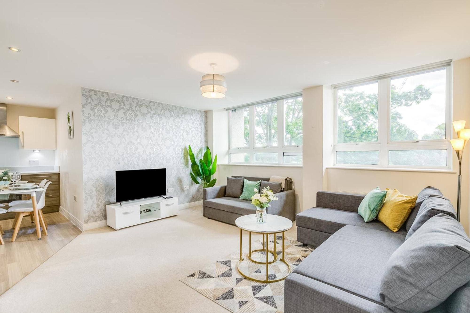 Modern Comfort Flat Town Centre Up To 8 People *