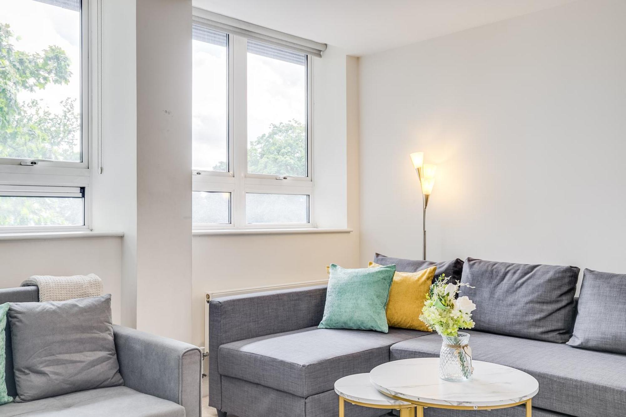 Modern Comfort Flat Town Centre Up To 8 People Stevenage