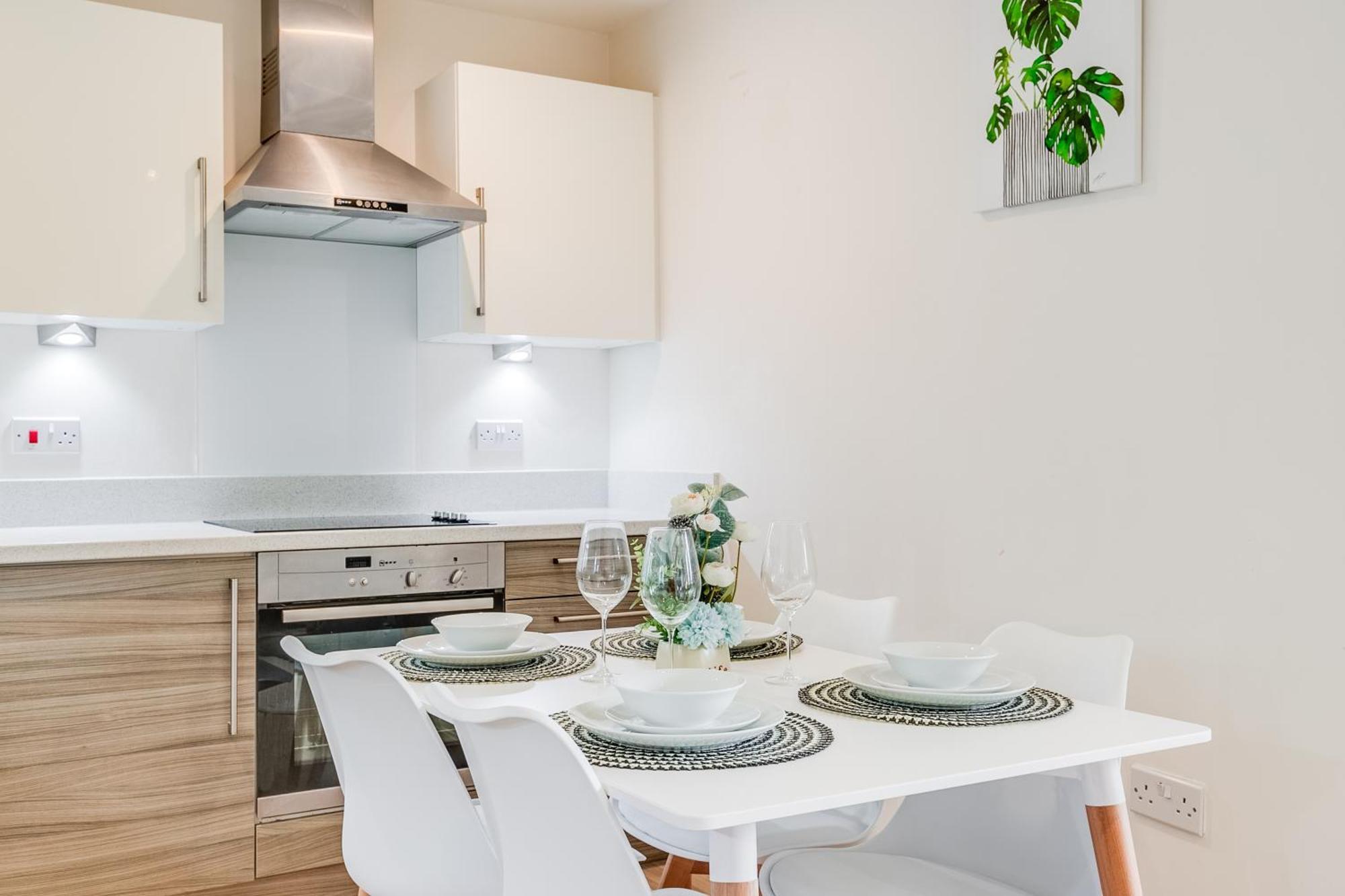 Modern Comfort Flat Town Centre Up To 8 People Apartment