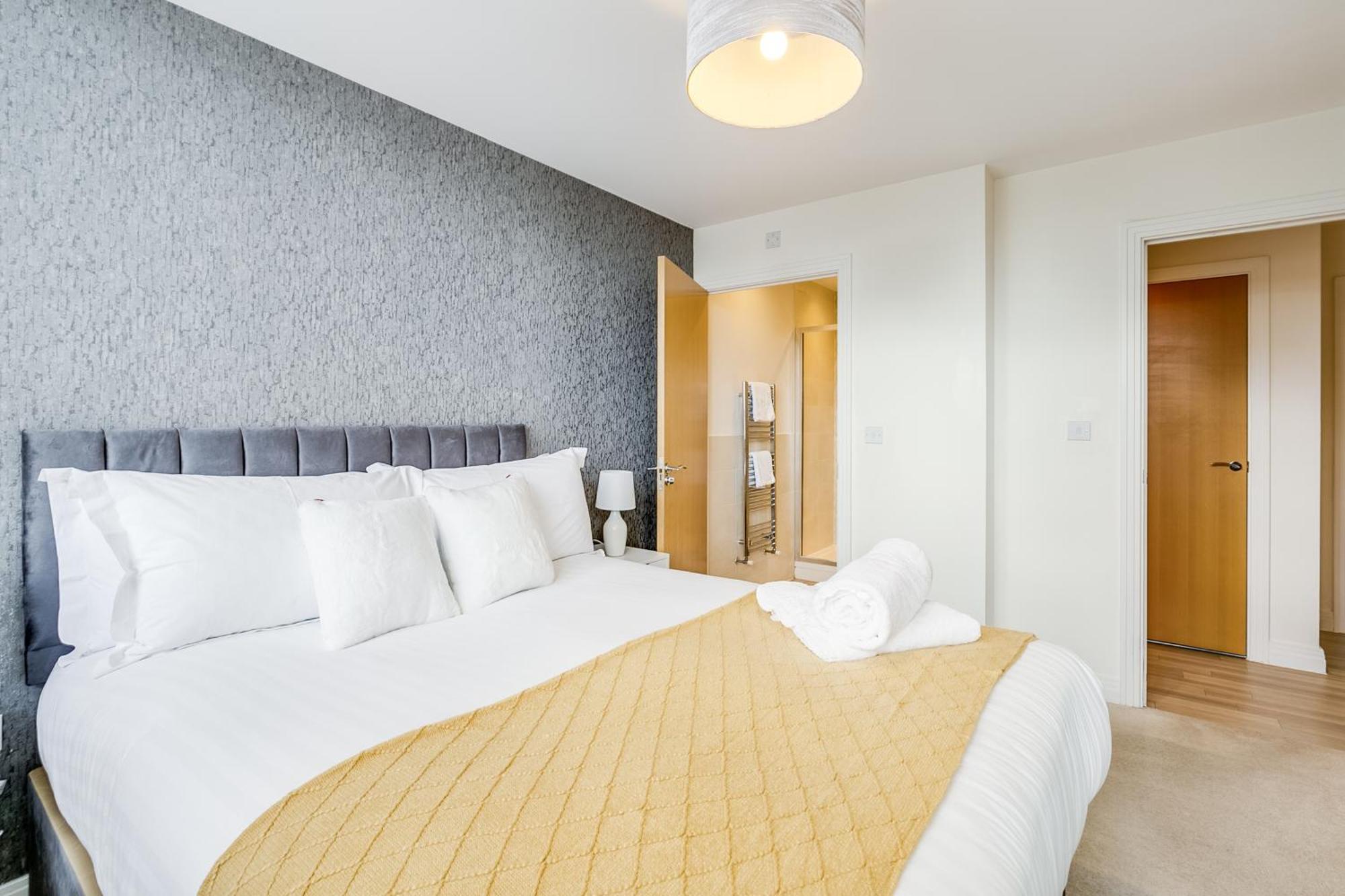 Modern Comfort Flat Town Centre Up To 8 People Apartment Stevenage