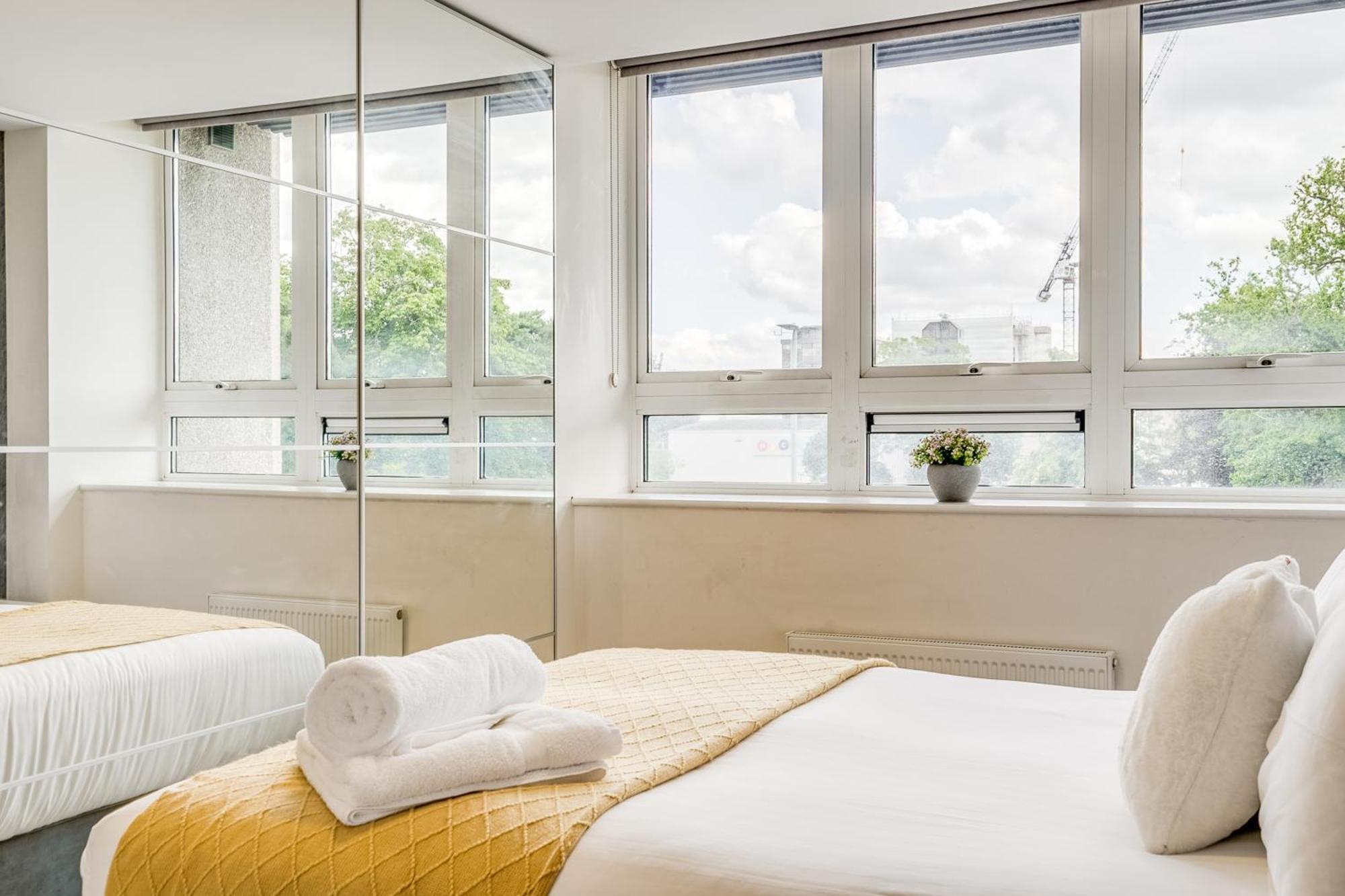 Apartment Modern Comfort Flat Town Centre Up To 8 People Stevenage